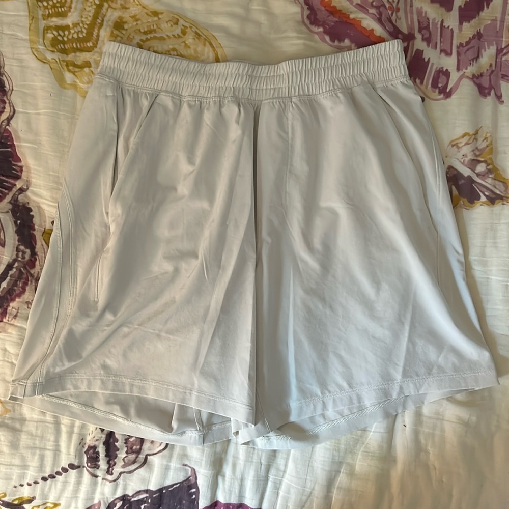 Men’s ivory lululemon shorts